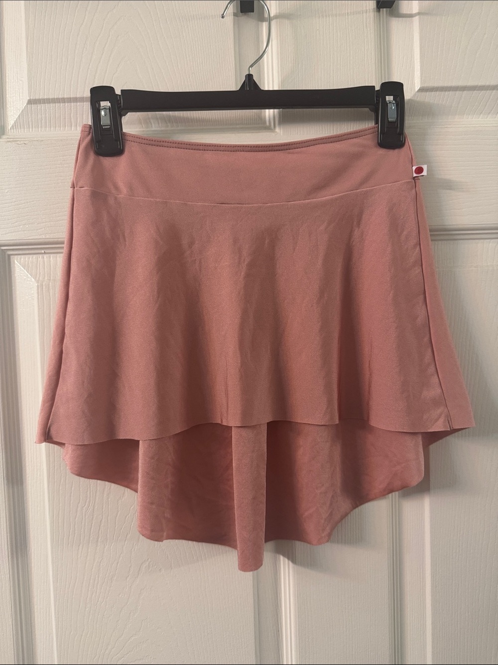 Yumiko dusty-rose color pull on skirt. Size:AS. Like new condition.